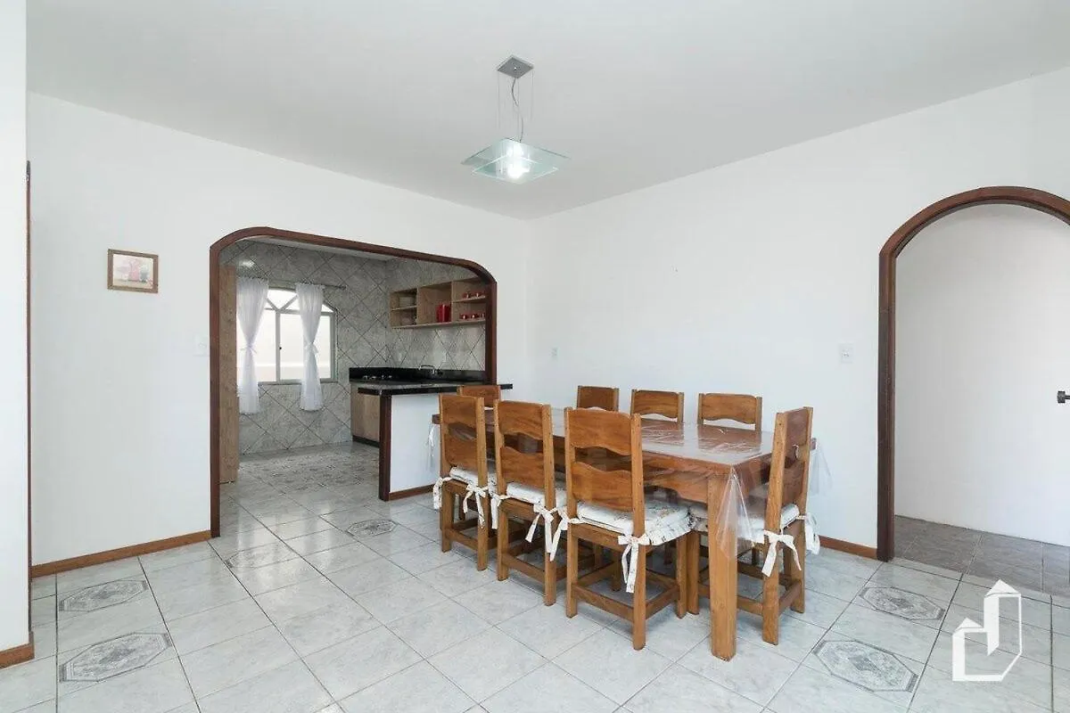 Casa Com 03 Dormitorios Bombinhas
